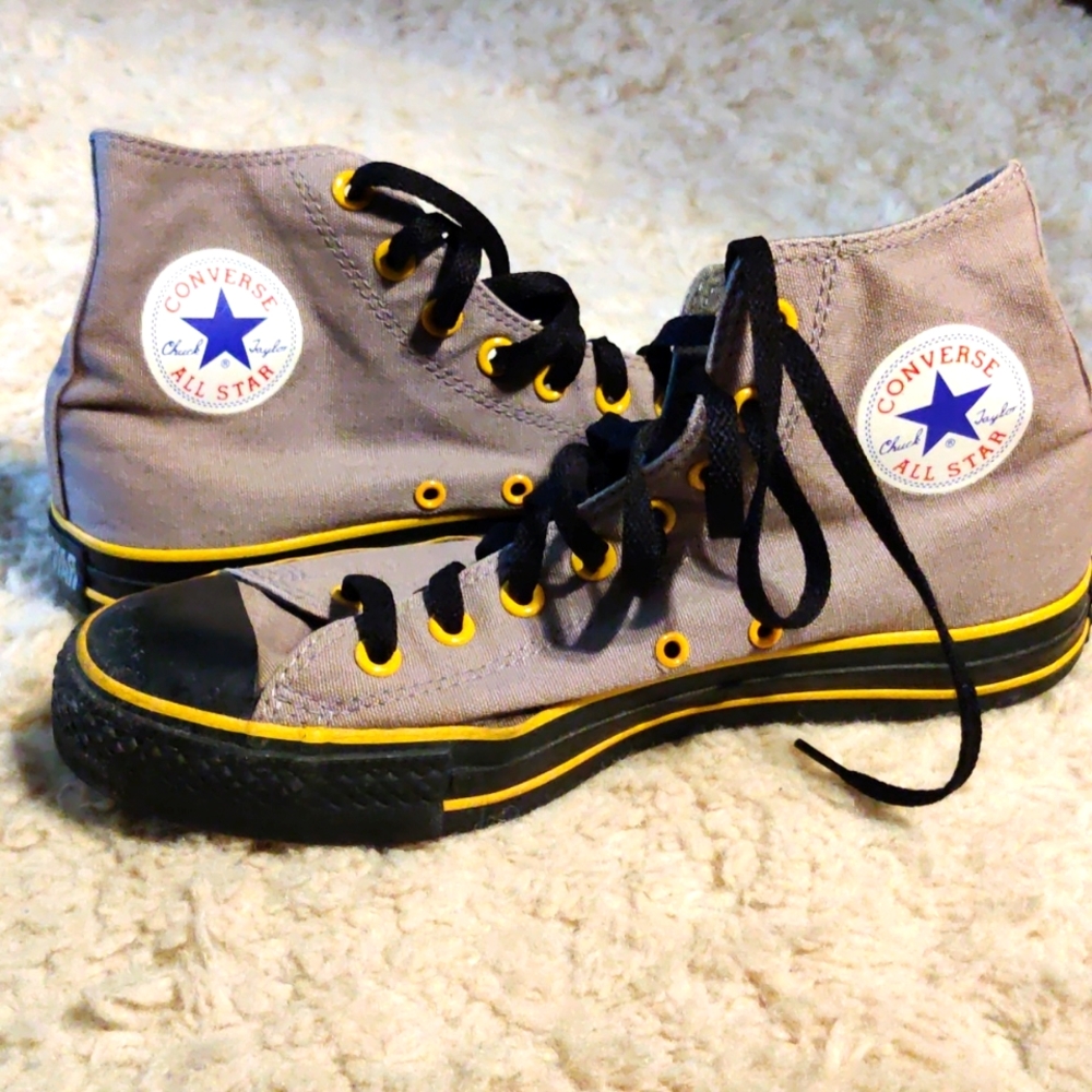 Converse High Tops Black Sole Grey Yellow 8 10 Barely Worn